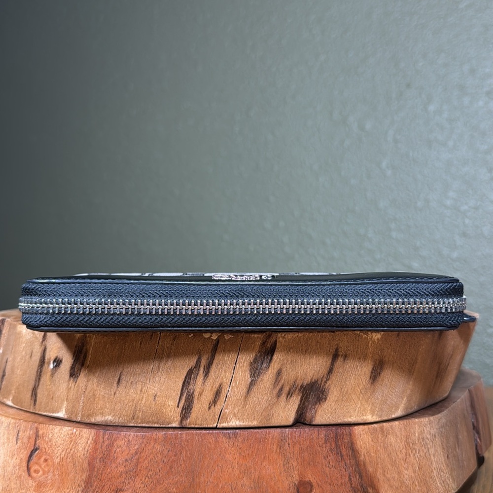 COACH SIGNATURE OUTLINE WITH STRIPE ACCORDION ZIP WALLET - Picture 6 of 16